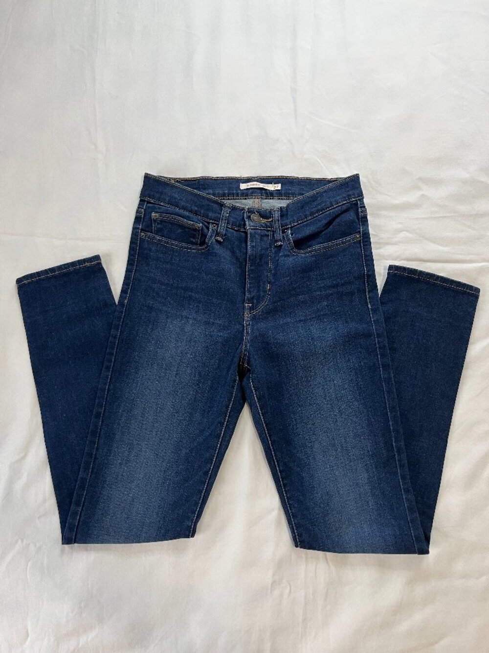 Levi's Slimming Skinny Dark Wash Mid Rise Jeans